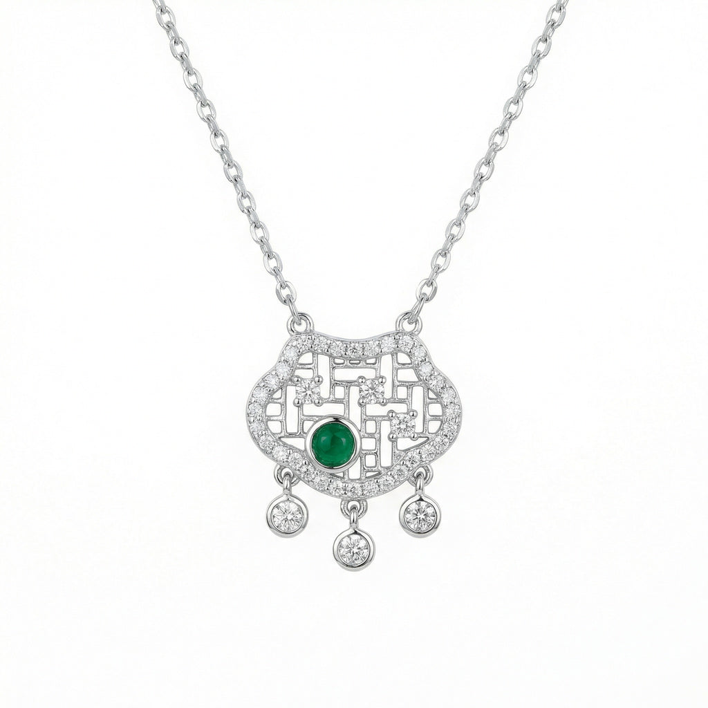 Luvia Necklace